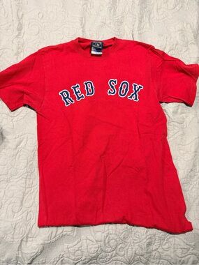 Men's medium Red Sox Williams tshirt -small hole